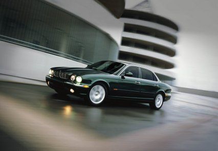 XJ 3